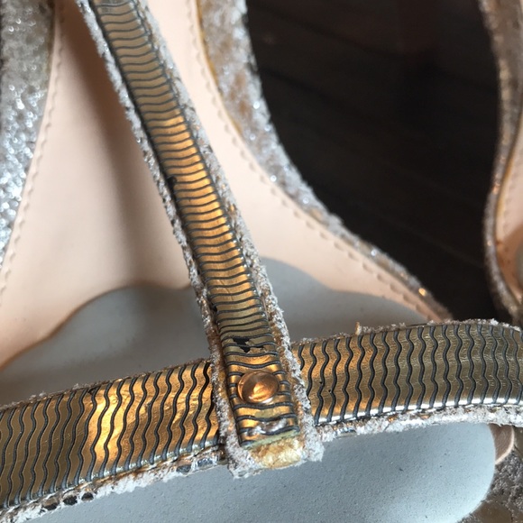 🚨B2G1 VINCE CAMUTO Silver Gold Animal Print Open Toe Short Heel - Picture 6 of 8